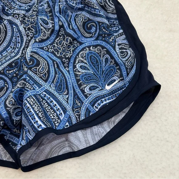 Women’s Nike Dri Fit Paisley Shorts - Picture 4 of 14